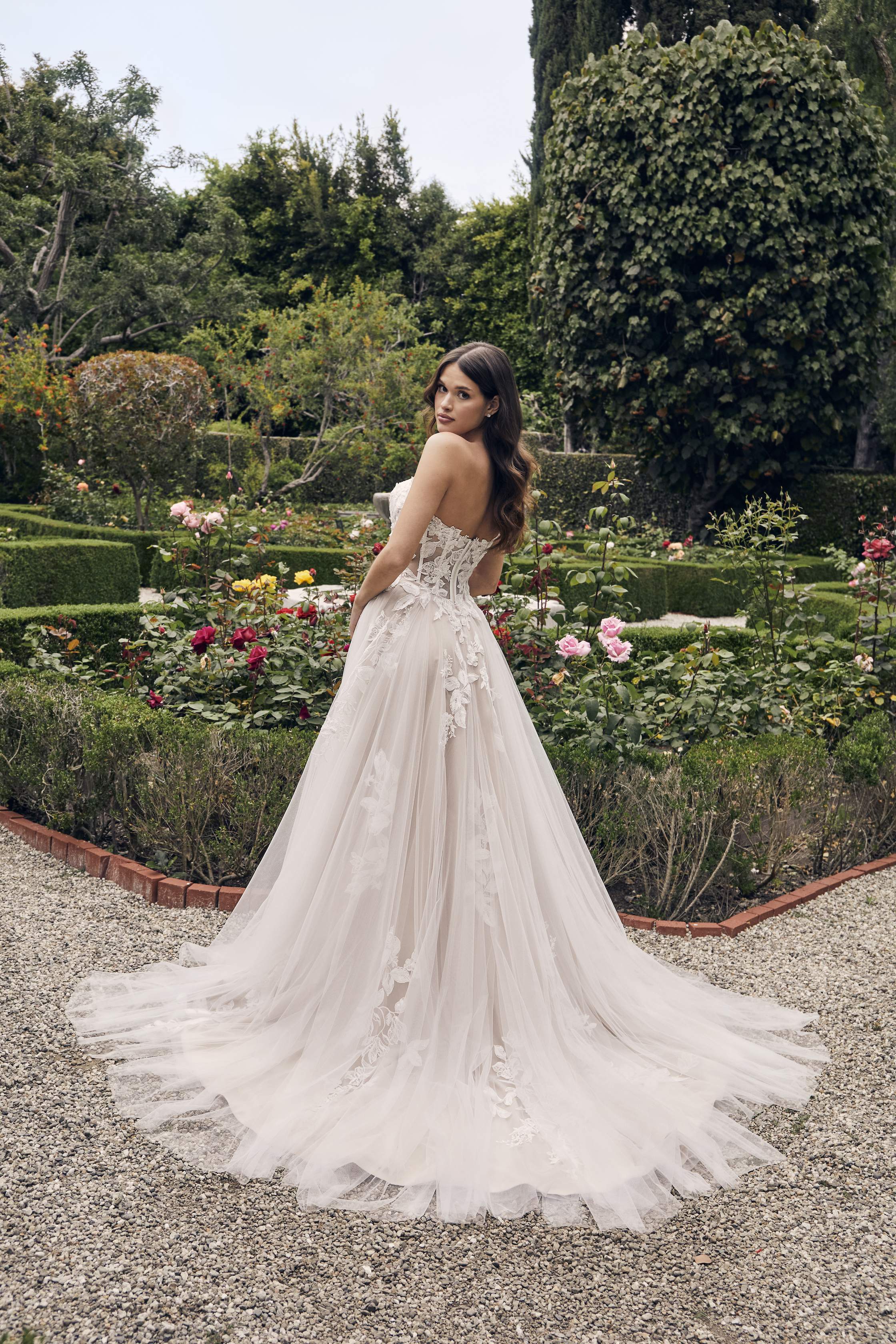 7 Floral Wedding Dresses You Will Love For Your Summer Nuptials