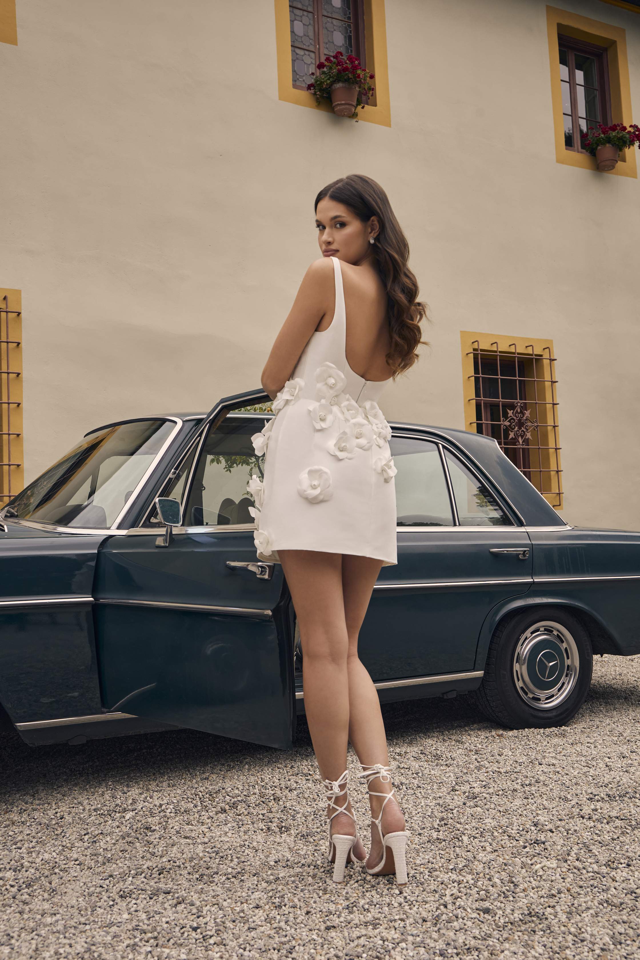 7 Floral Wedding Dresses You Will Love For Your Summer Nuptials