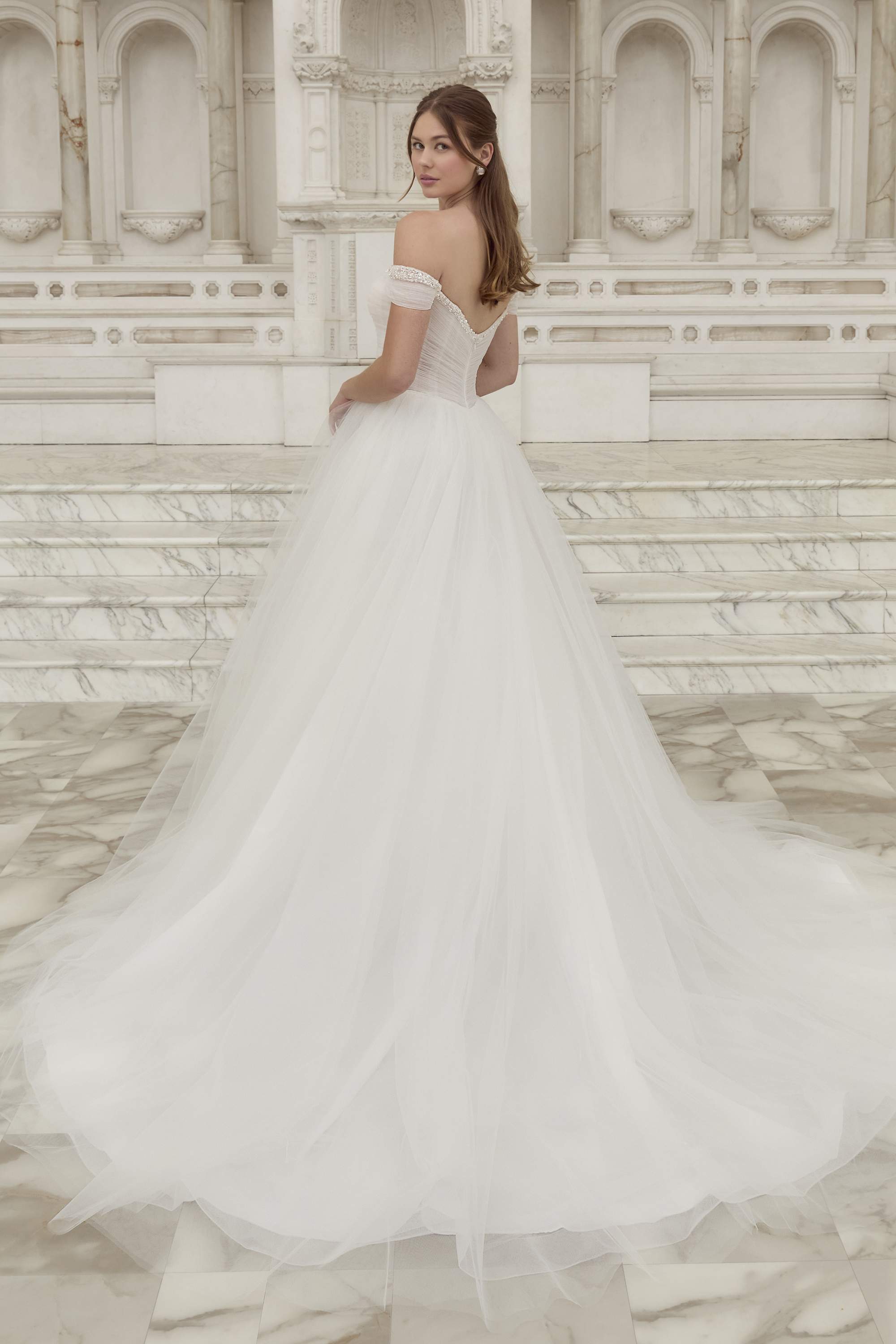 The Perfect Accessories for Holiday Weddings