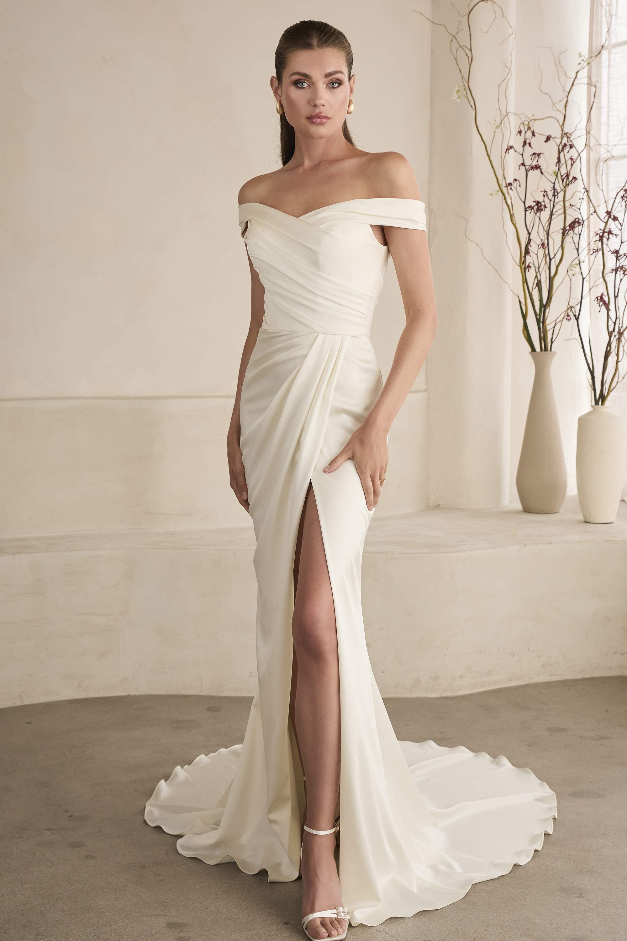 Minimalist Brides, You Need To See Le Blanc's Latest Collection