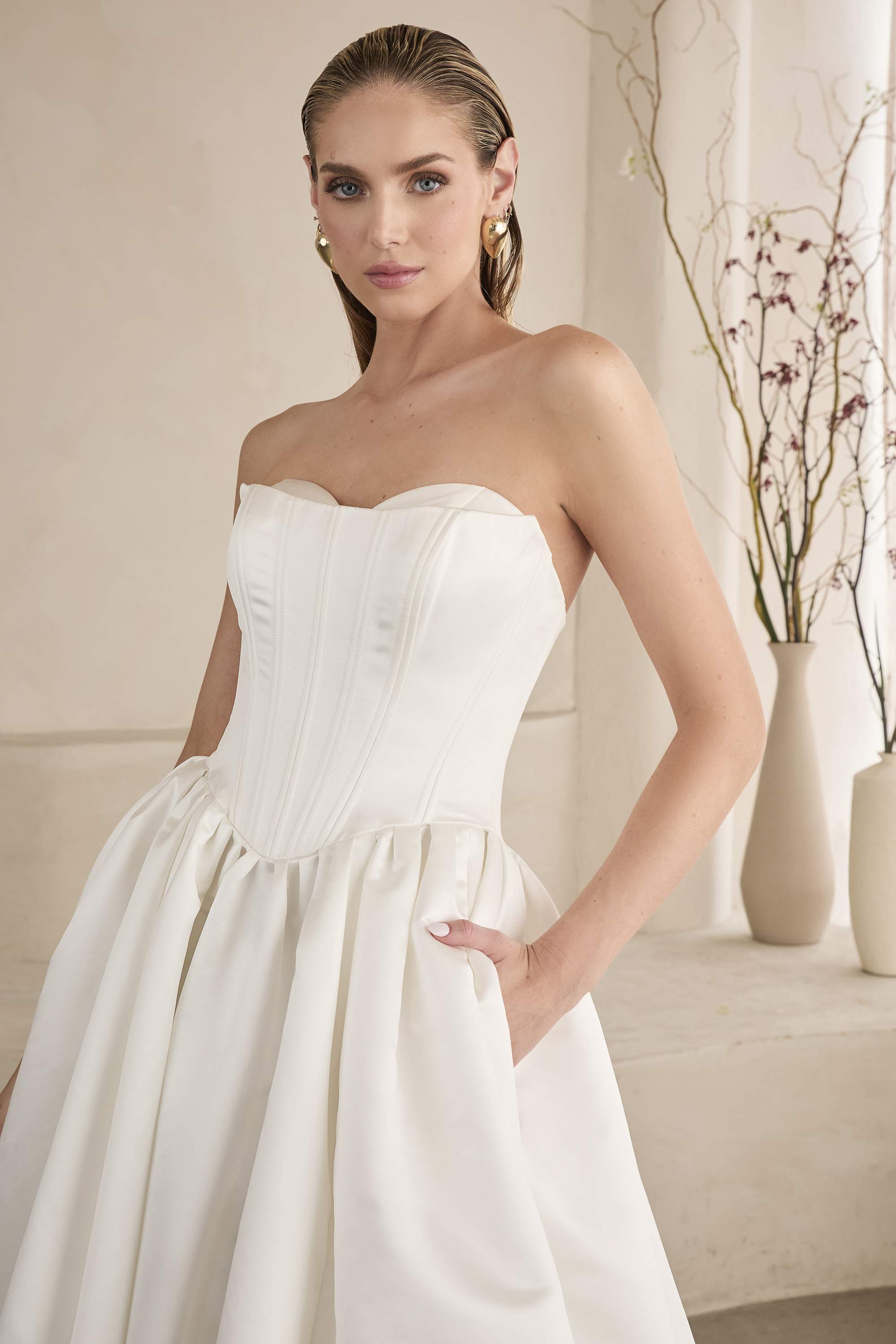 Minimalist Brides, You Need To See Le Blanc's Latest Collection