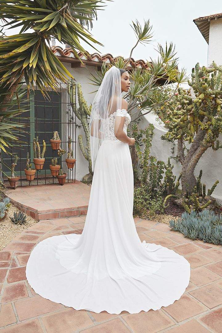 CHIC WEDDING PANTSUITS FOR YOUR 2022 WEDDING