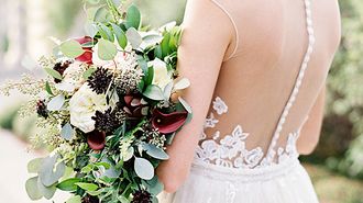 Top 10 Best Wedding Dress and Bridal Bouquet Pairings / Blog / Casablanca  Bridal